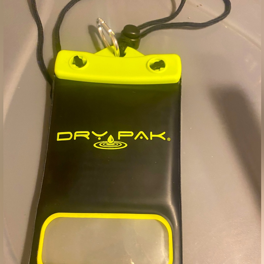 Waterproof carrying case for cell phone